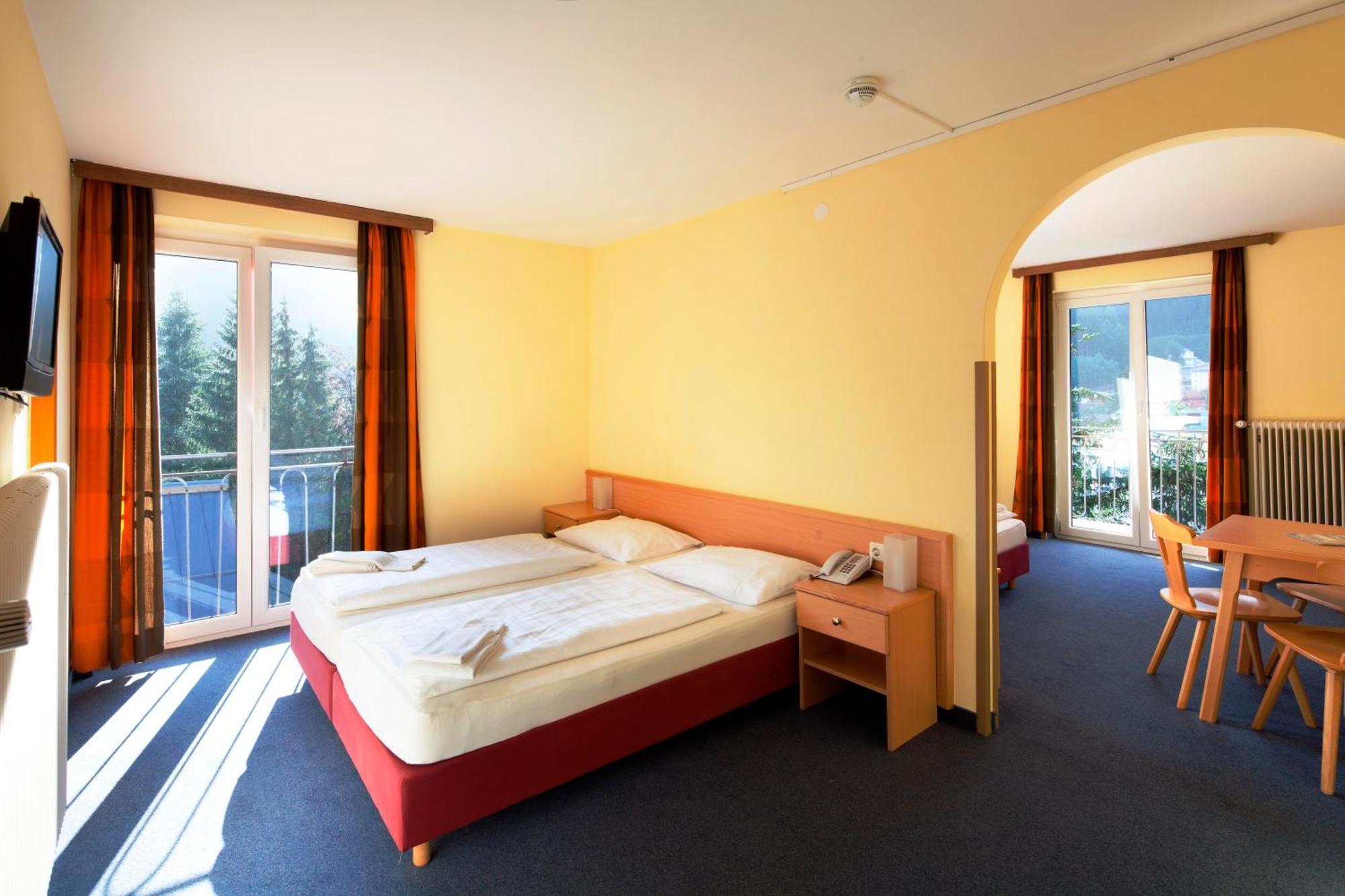 Euro Youth Hotel & Krone Bad Gastein Exterior photo