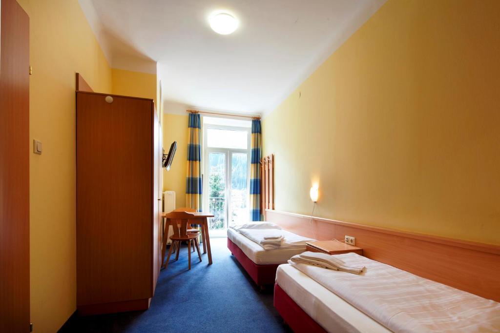 Euro Youth Hotel & Krone Bad Gastein Room photo